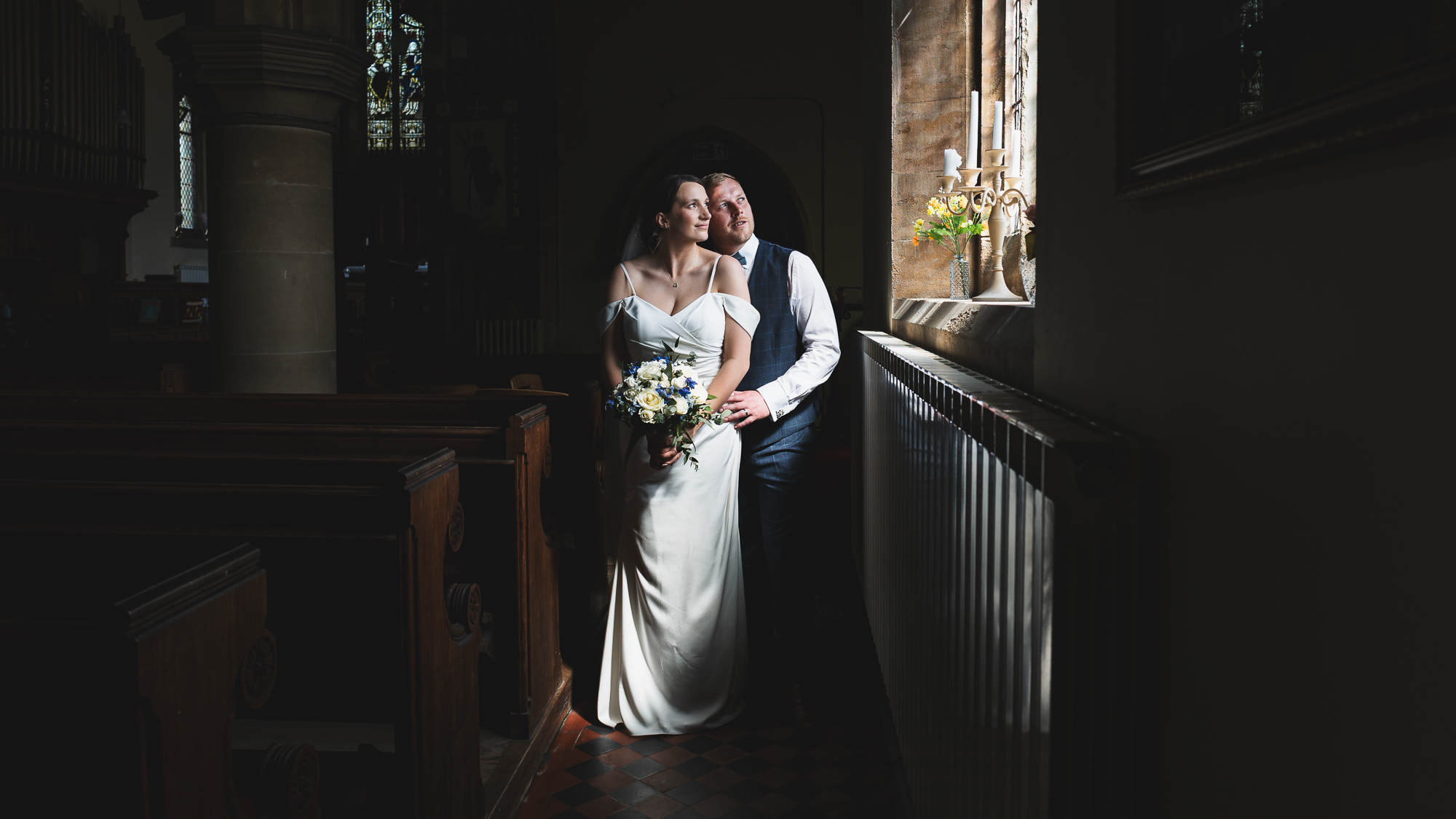 Relaxed Documentary<br>Wedding Photography