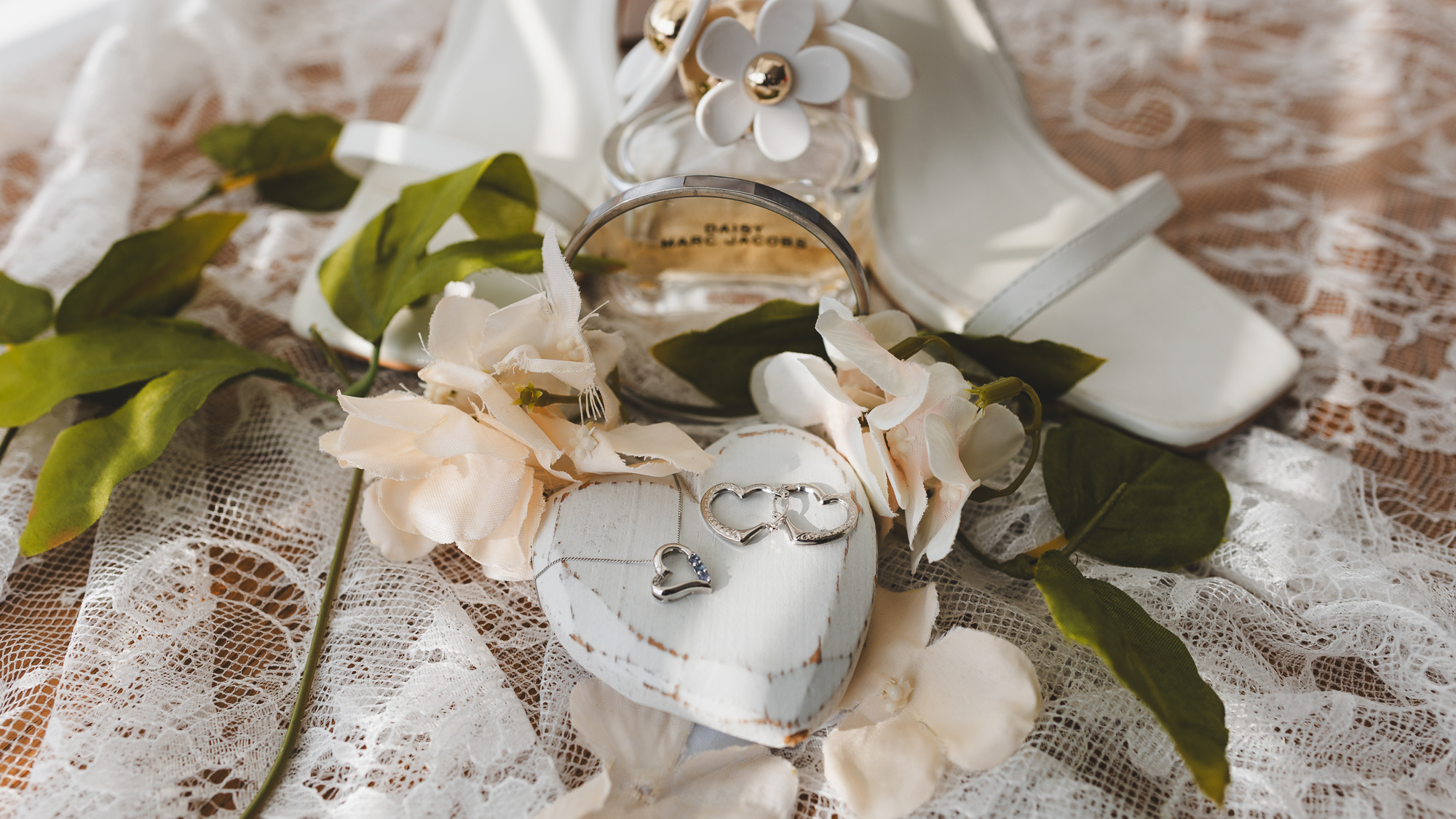 Thumbnail image for video: How to choose the right wedding photographer without getting overwhelmed